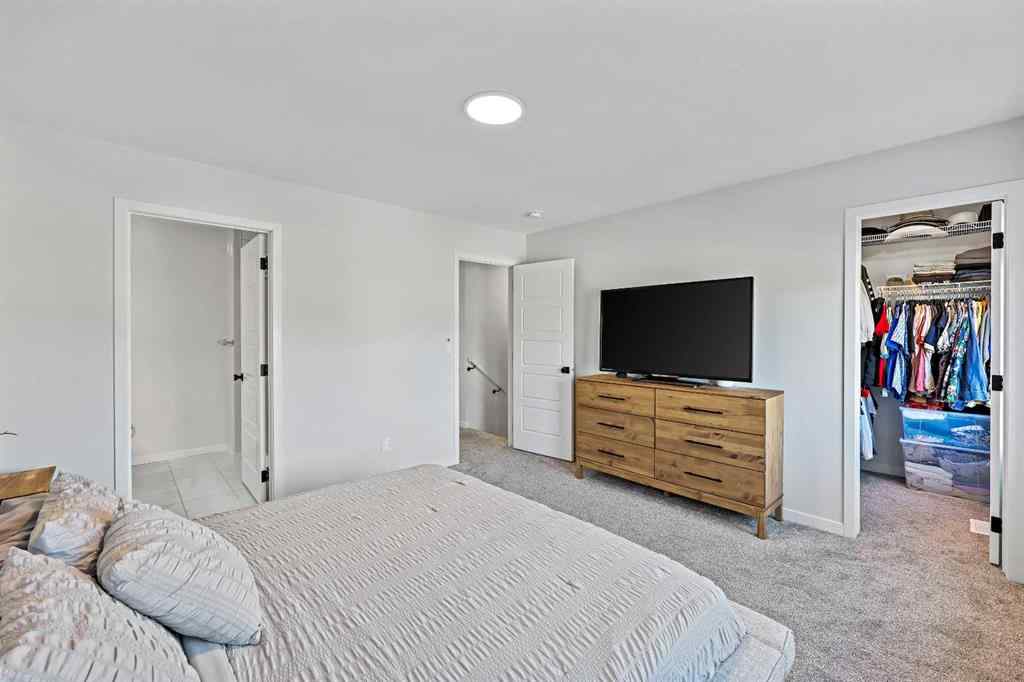 MLS® A2265256 - 511 Wolf Creek Way SE in Wolf Willow Calgary, Residential