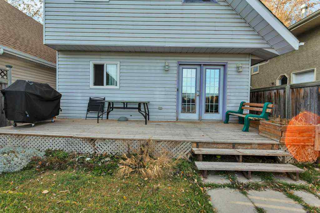 MLS® A2265267 - 3327 50 Avenue  in Cottage Area Sylvan Lake, Residential