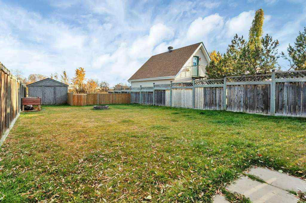 MLS® A2265267 - 3327 50 Avenue  in Cottage Area Sylvan Lake, Residential