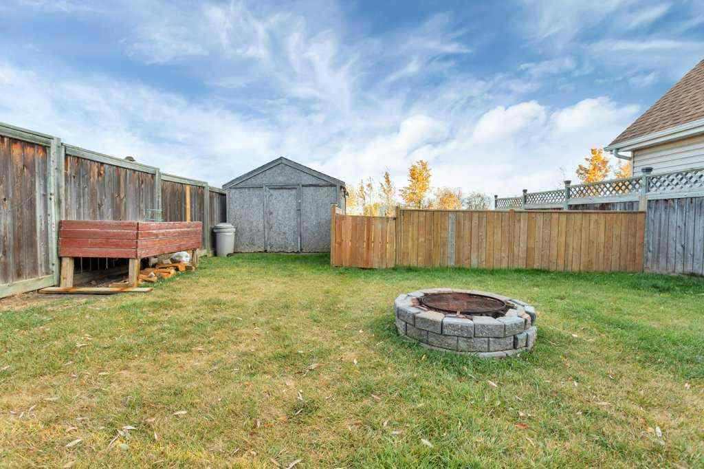 MLS® A2265267 - 3327 50 Avenue  in Cottage Area Sylvan Lake, Residential