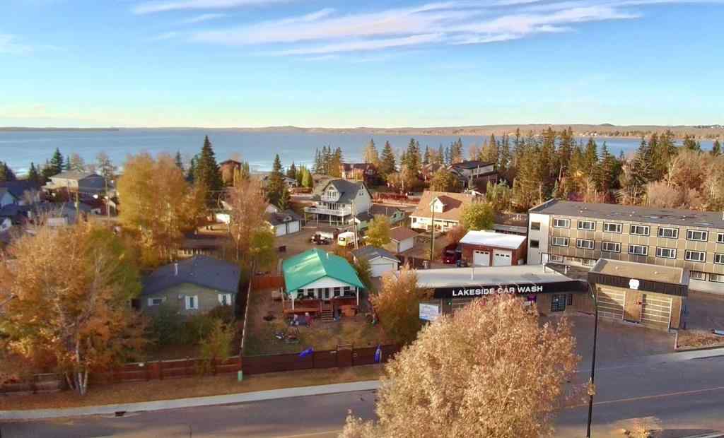 MLS® A2265267 - 3327 50 Avenue  in Cottage Area Sylvan Lake, Residential