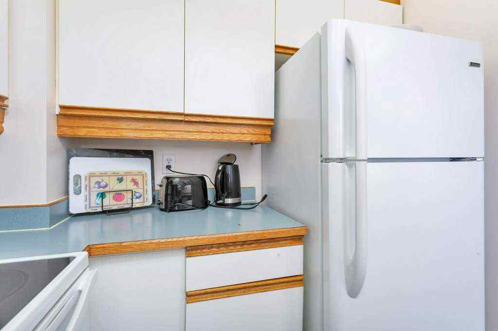 MLS® A2265267 - 3327 50 Avenue  in Cottage Area Sylvan Lake, Residential