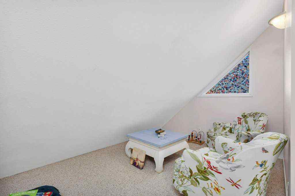 MLS® A2265267 - 3327 50 Avenue  in Cottage Area Sylvan Lake, Residential