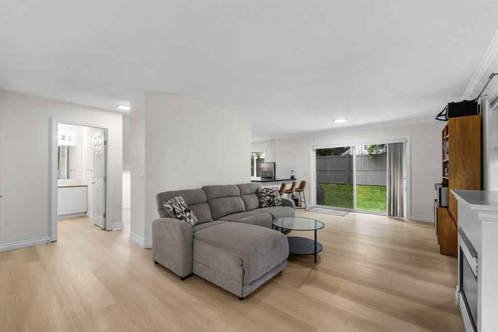 MLS® A2265294 - 27 Cedarwood Lane SW in Cedarbrae Calgary, Residential