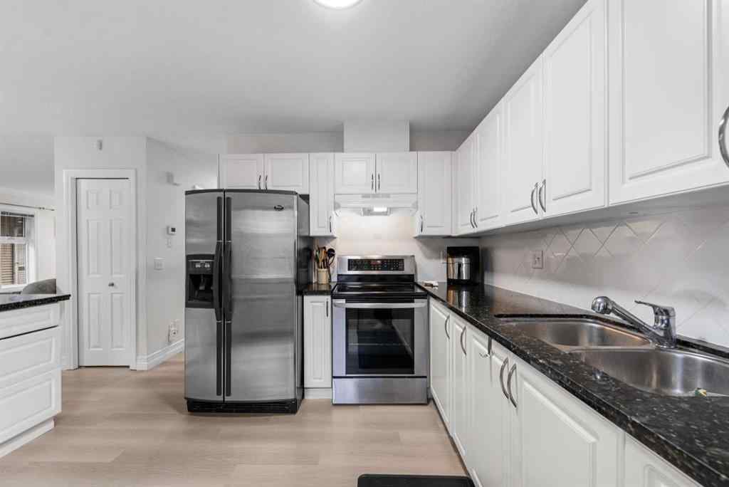 MLS® A2265294 - 27 Cedarwood Lane SW in Cedarbrae Calgary, Residential