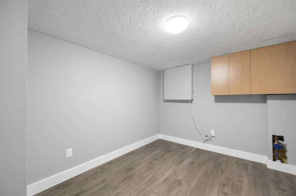 MLS® A2265295 - 128 Castlegreen Close NE in Castleridge Calgary, Residential
