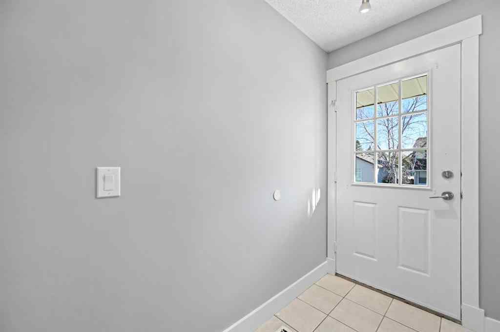 MLS® A2265295 - 128 Castlegreen Close NE in Castleridge Calgary, Residential