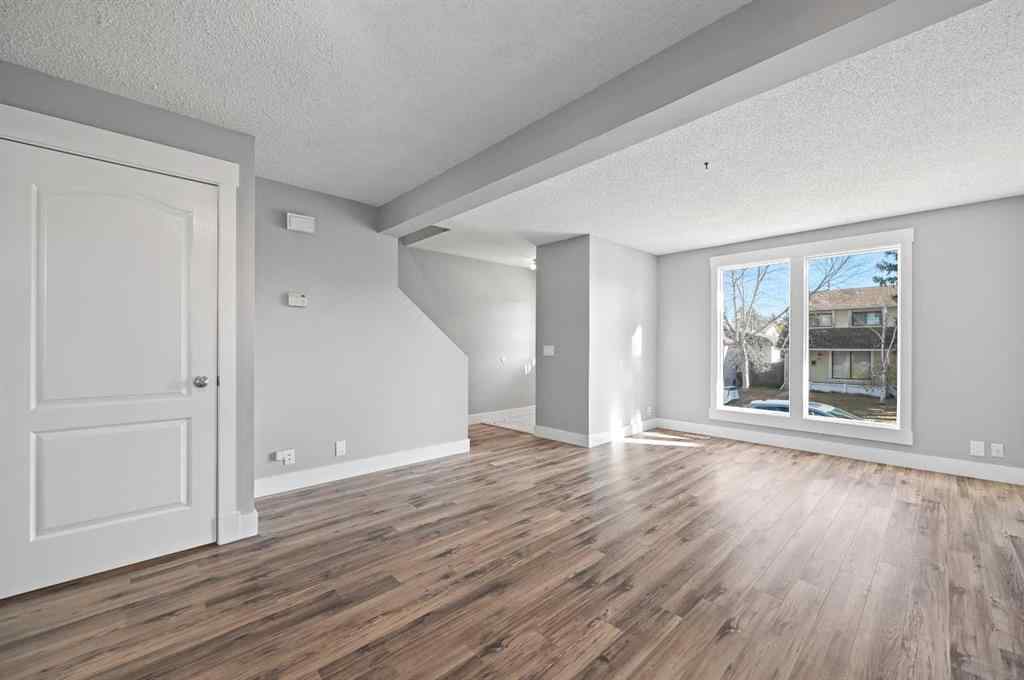 MLS® A2265295 - 128 Castlegreen Close NE in Castleridge Calgary, Residential