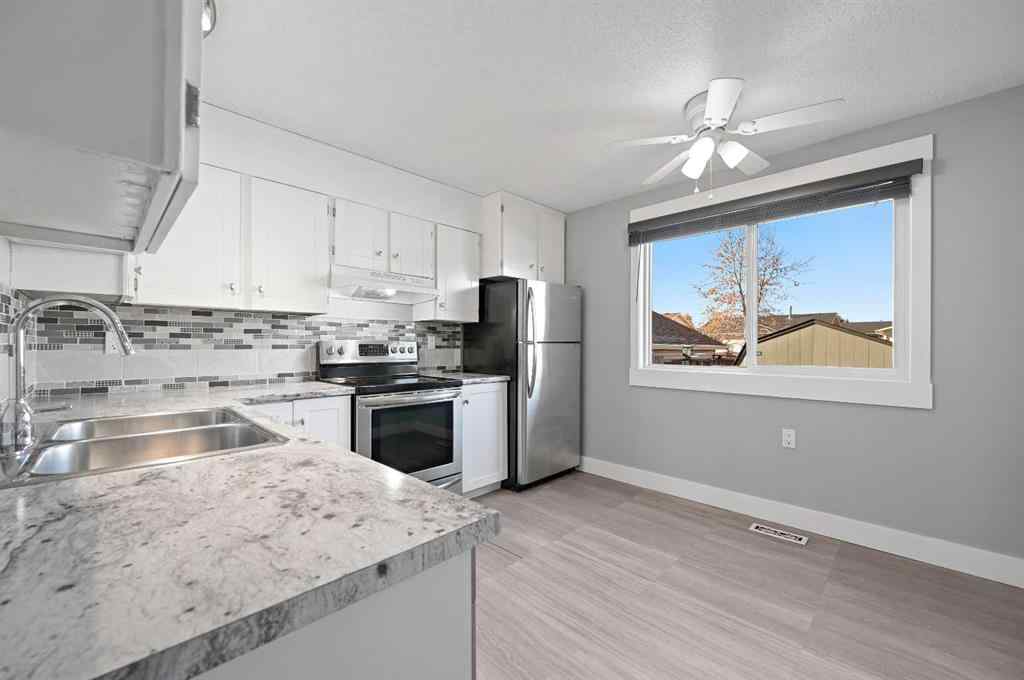 MLS® A2265295 - 128 Castlegreen Close NE in Castleridge Calgary, Residential