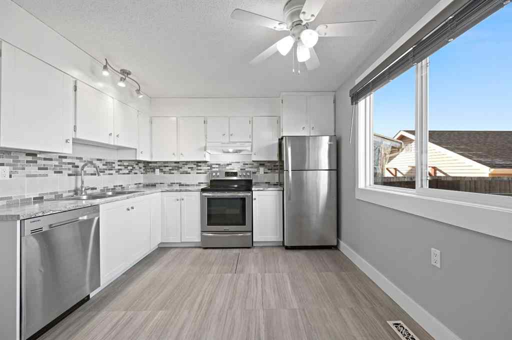 MLS® A2265295 - 128 Castlegreen Close NE in Castleridge Calgary, Residential