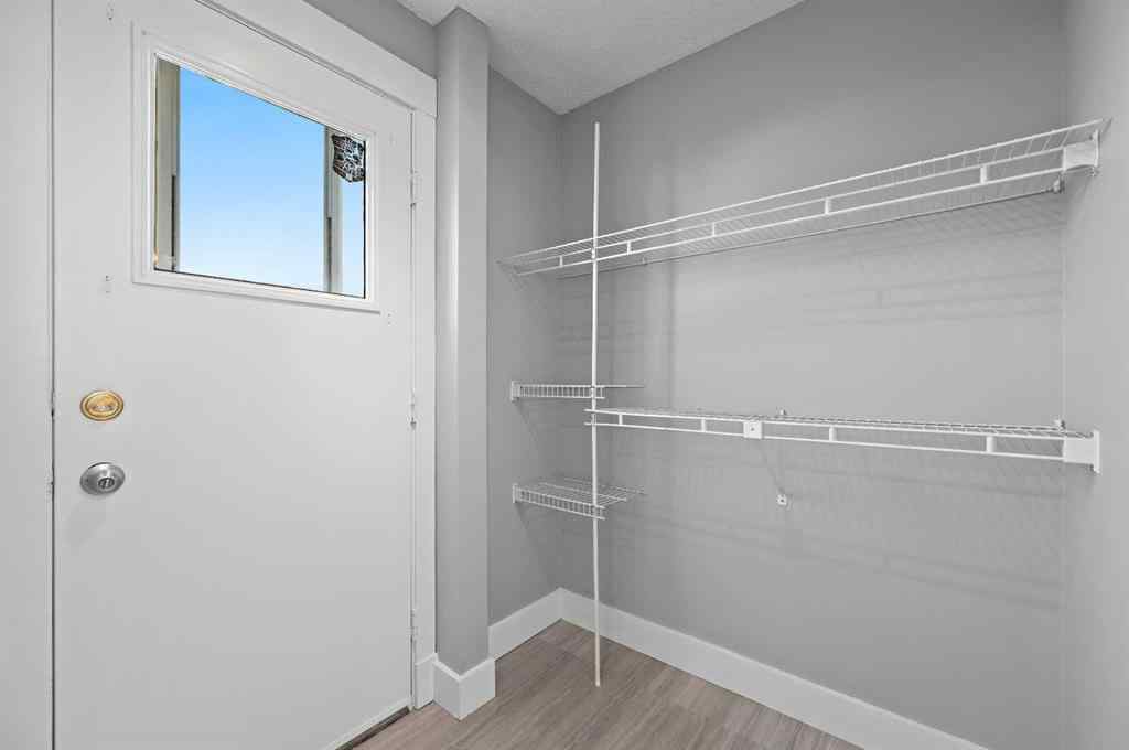 MLS® A2265295 - 128 Castlegreen Close NE in Castleridge Calgary, Residential