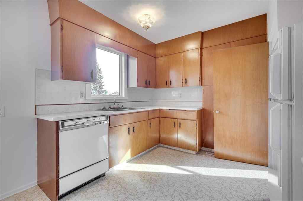 MLS® A2265300 - 23 Spencer Street  in Sunnybrook Red Deer, Residential