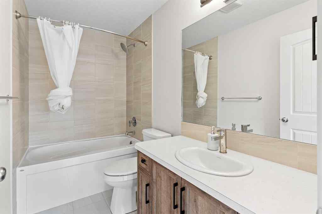 MLS® A2265301 - 105 Chelsea Glen  in Chelsea_CH Chestermere, Residential