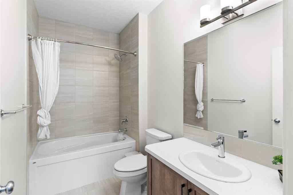 MLS® A2265301 - 105 Chelsea Glen  in Chelsea_CH Chestermere, Residential