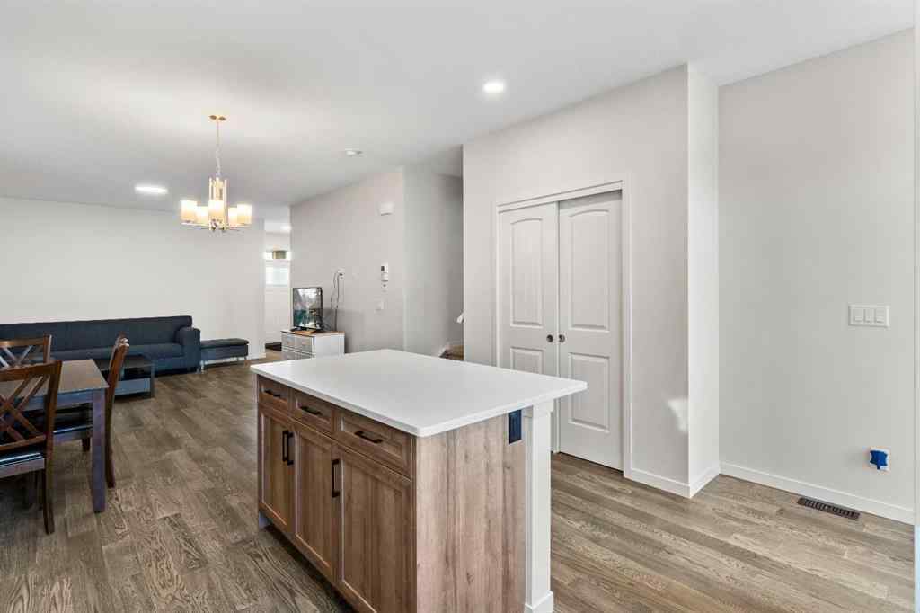 MLS® A2265301 - 105 Chelsea Glen  in Chelsea_CH Chestermere, Residential