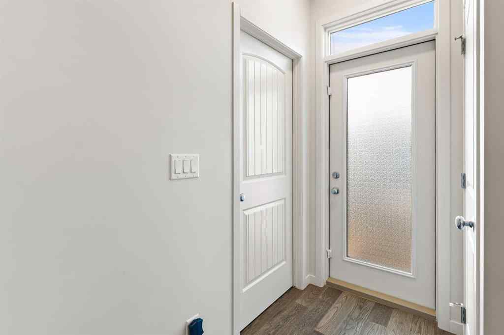 MLS® A2265301 - 105 Chelsea Glen  in Chelsea_CH Chestermere, Residential