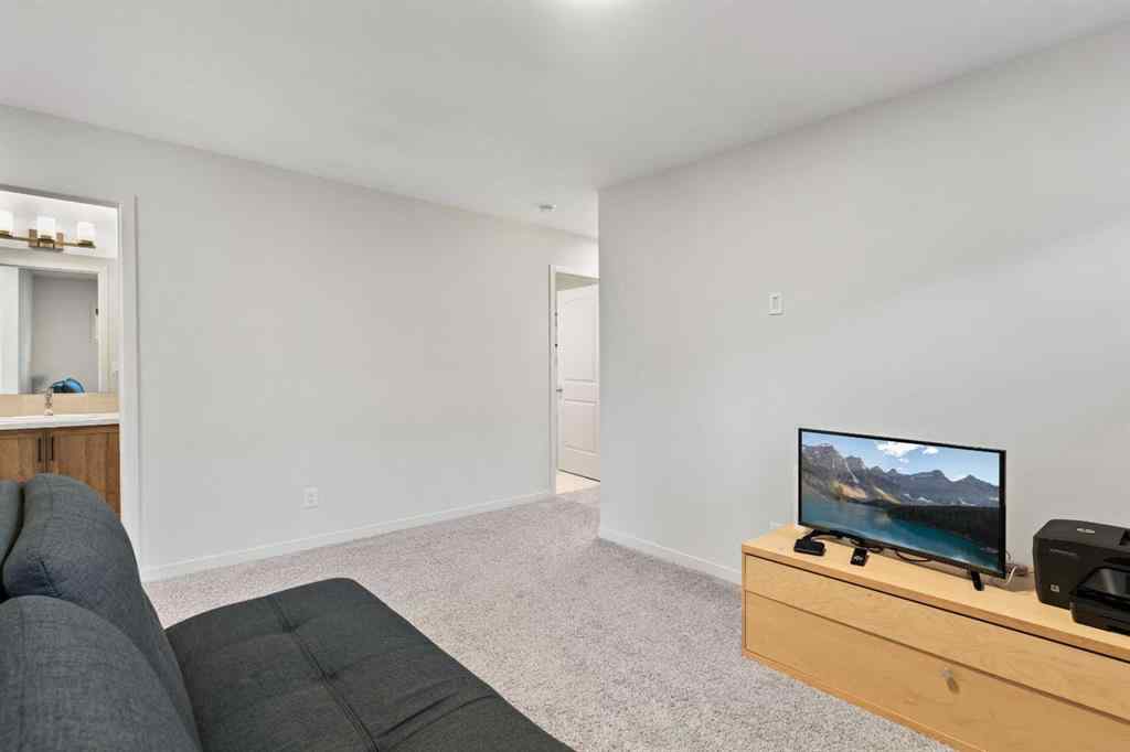 MLS® A2265301 - 105 Chelsea Glen  in Chelsea_CH Chestermere, Residential