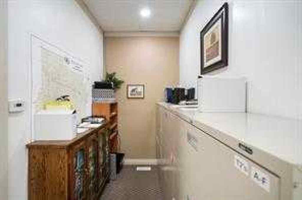 MLS® A2265303 - 5016 50th street Street  in NONE Daysland, Commercial