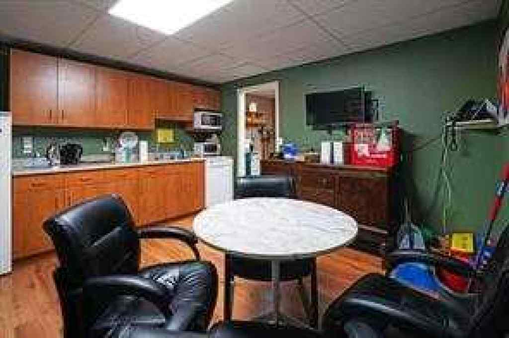 MLS® A2265303 - 5016 50th street Street  in NONE Daysland, Commercial