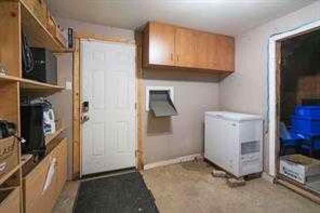 MLS® A2265303 - 5016 50th street Street  in NONE Daysland, Commercial