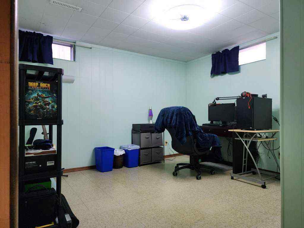 MLS® A2265304 - 2413 9 Avenue N in Park Meadows Lethbridge, Residential