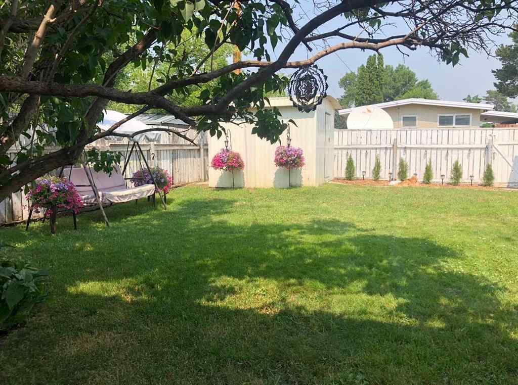 MLS® A2265304 - 2413 9 Avenue N in Park Meadows Lethbridge, Residential