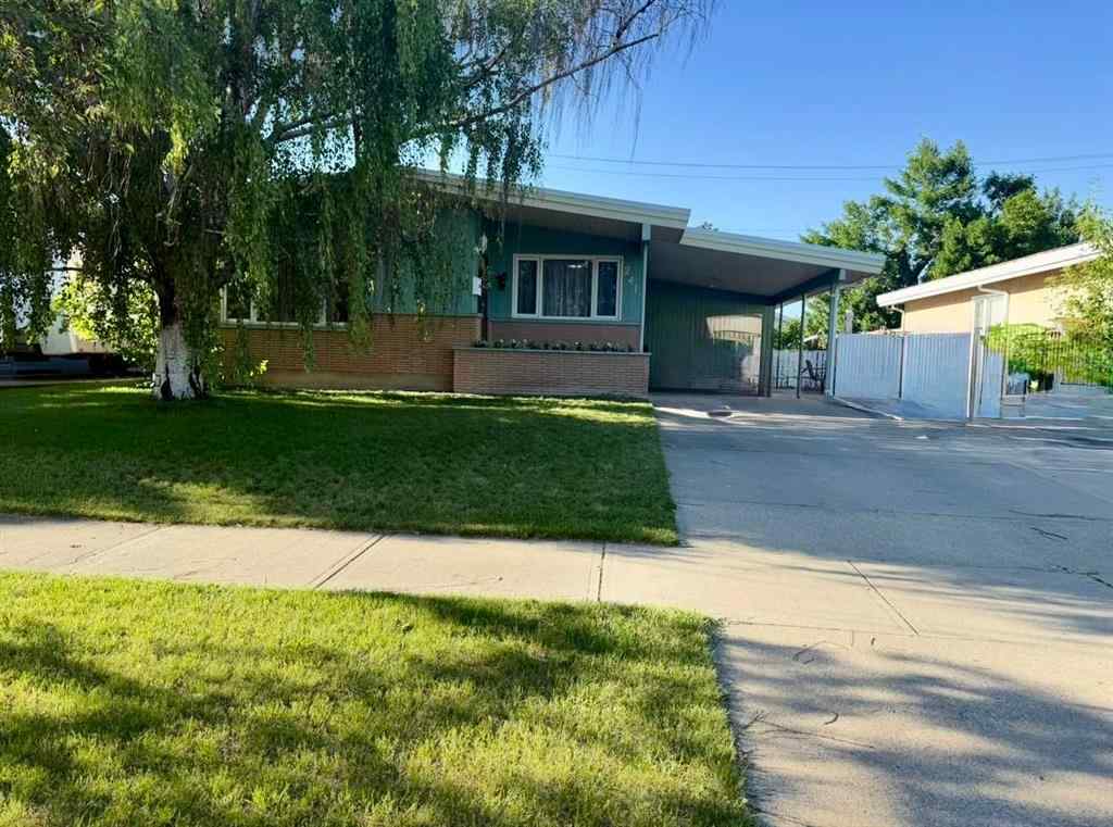 MLS® A2265304 - 2413 9 Avenue N in Park Meadows Lethbridge, Residential