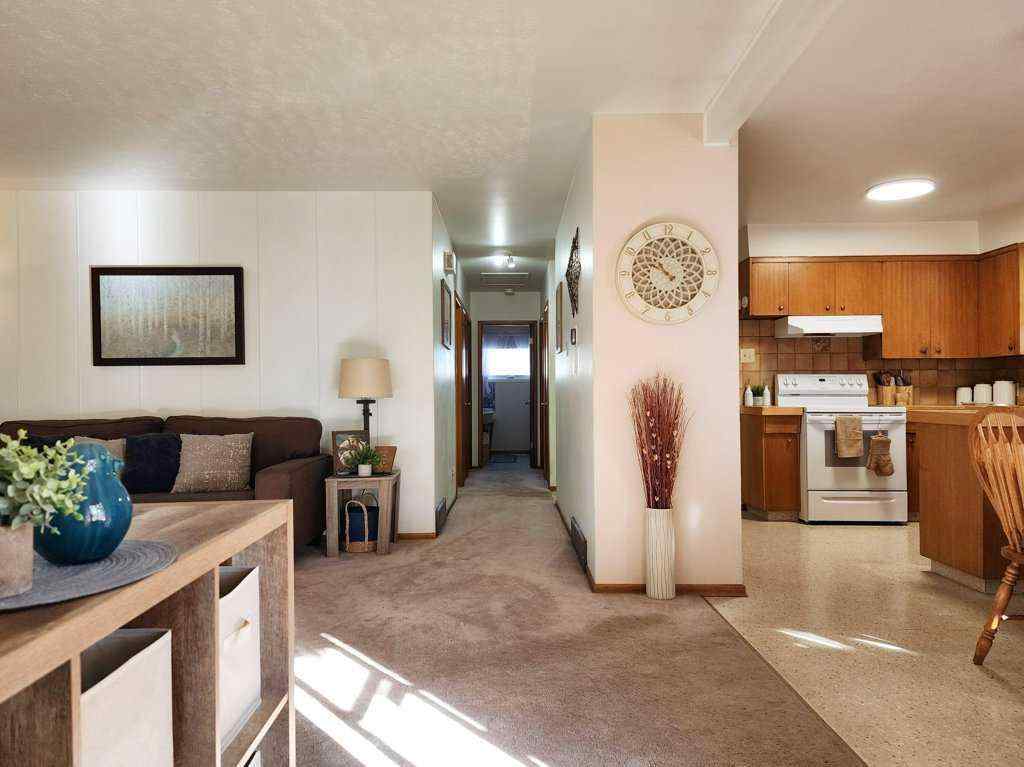 MLS® A2265304 - 2413 9 Avenue N in Park Meadows Lethbridge, Residential