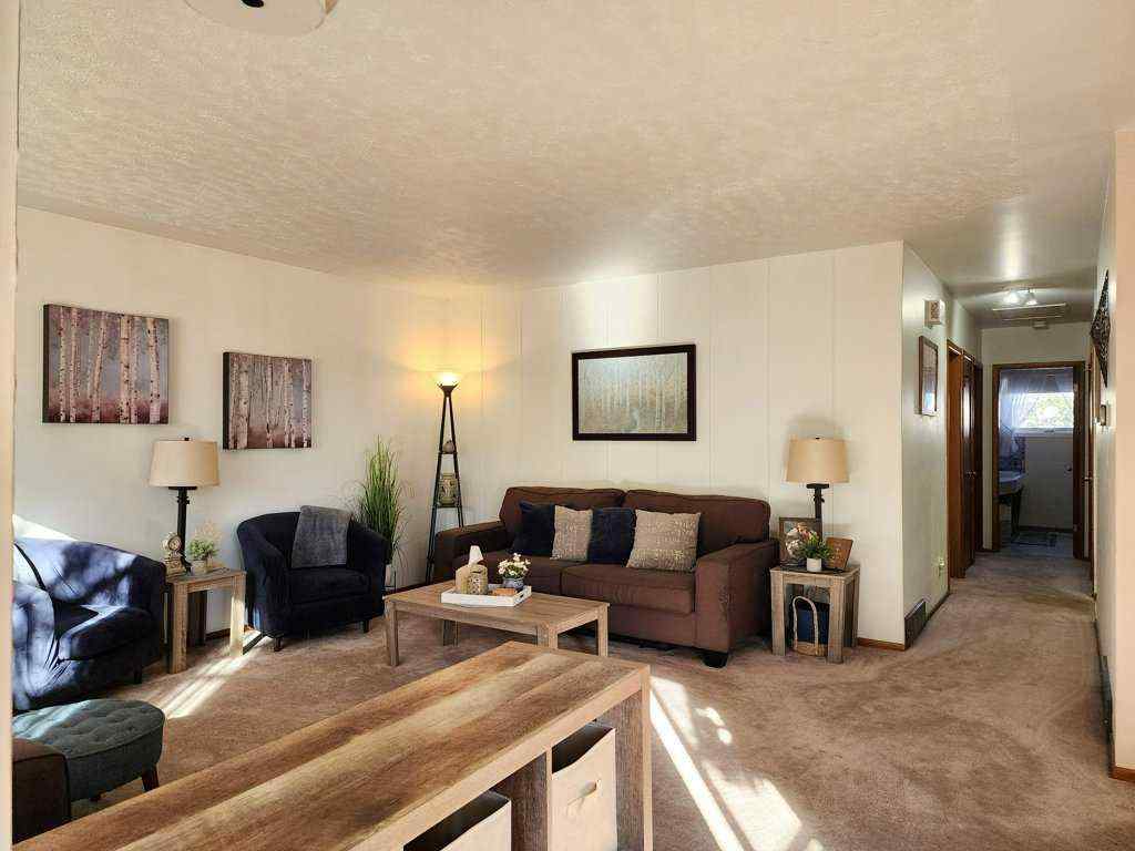 MLS® A2265304 - 2413 9 Avenue N in Park Meadows Lethbridge, Residential