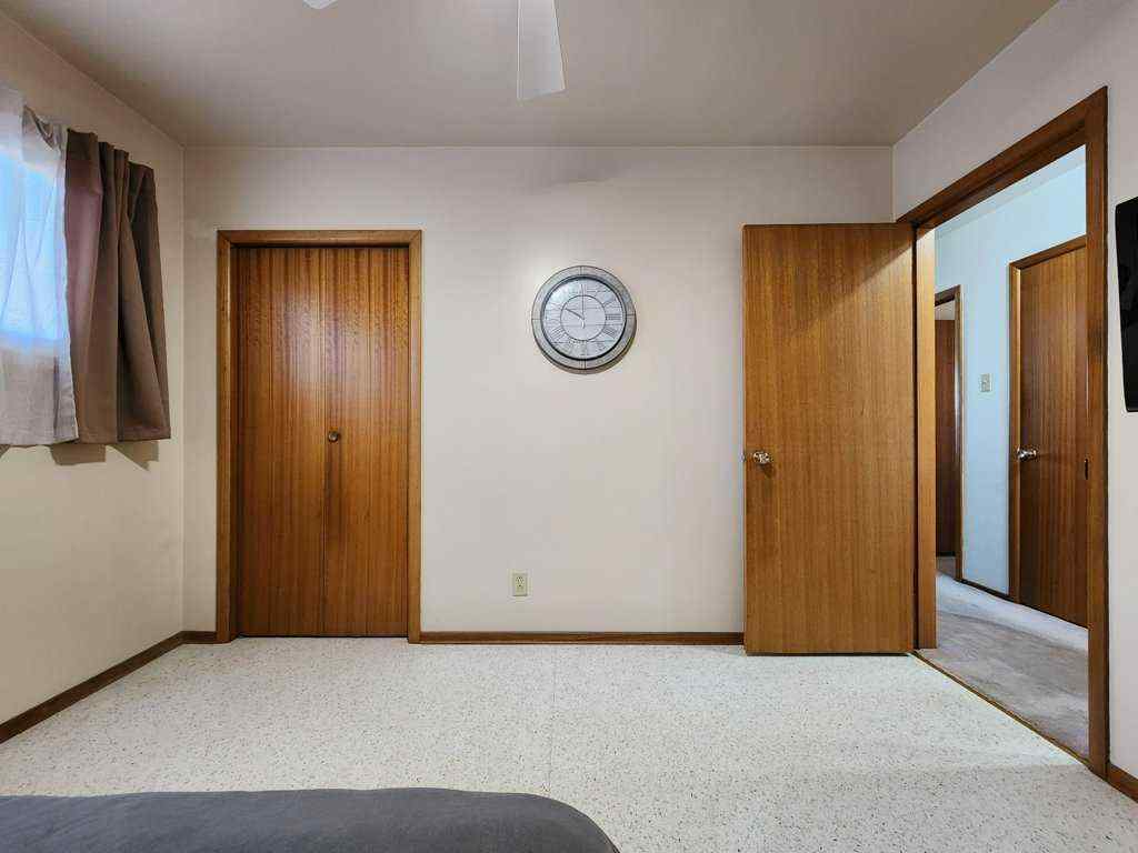 MLS® A2265304 - 2413 9 Avenue N in Park Meadows Lethbridge, Residential