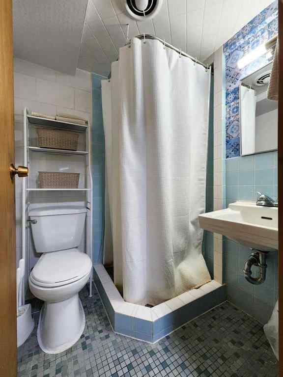 MLS® A2265304 - 2413 9 Avenue N in Park Meadows Lethbridge, Residential