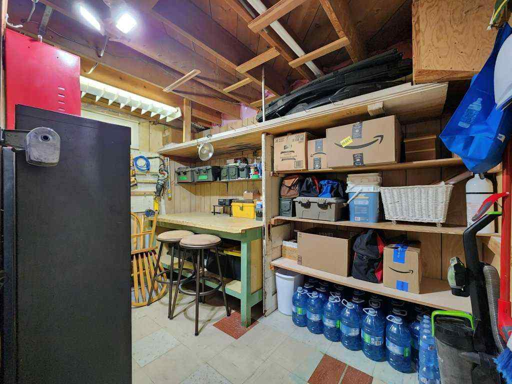 MLS® A2265304 - 2413 9 Avenue N in Park Meadows Lethbridge, Residential