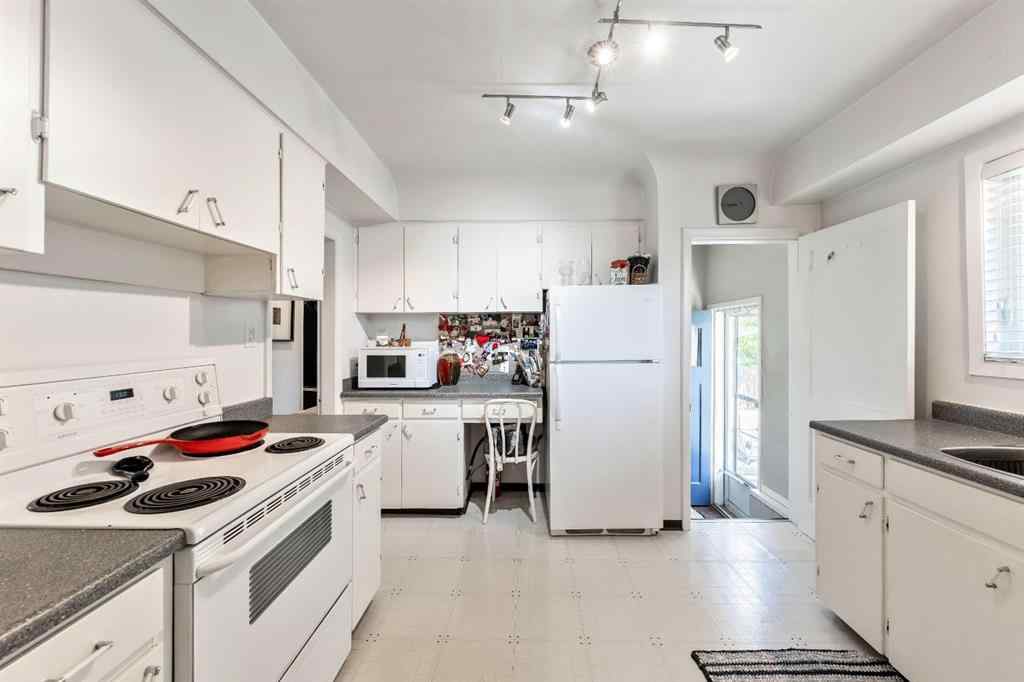 MLS® A2265306 - 2616 28 Street SW in Killarney/Glengarry Calgary, Residential