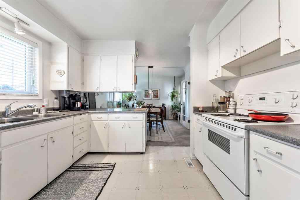 MLS® A2265306 - 2616 28 Street SW in Killarney/Glengarry Calgary, Residential