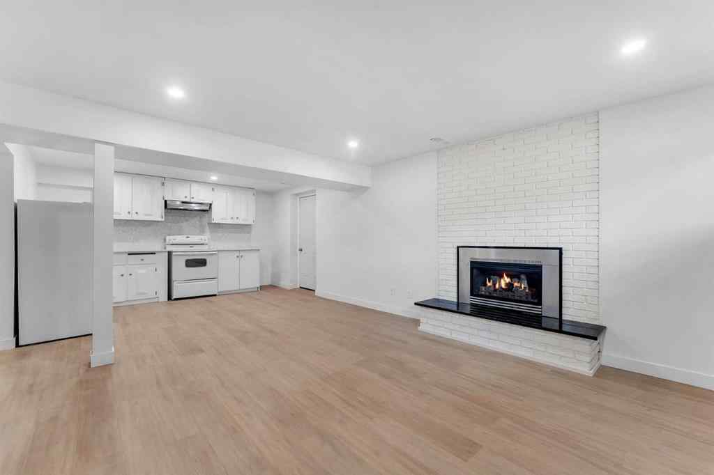 MLS® A2265319 - 7819 Hunterquay Way NW in Huntington Hills Calgary, Residential