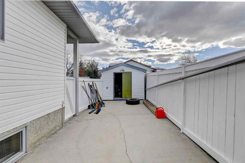 MLS® A2265322 - 10659 81 Avenue  in Mission Heights Grande Prairie, Residential