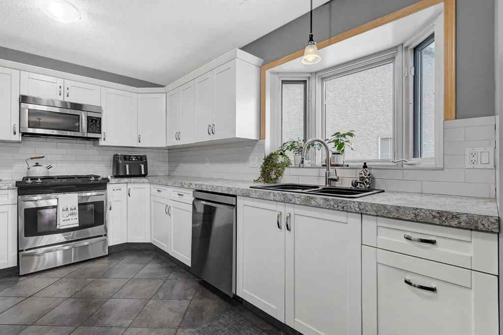 MLS® A2265322 - 10659 81 Avenue  in Mission Heights Grande Prairie, Residential