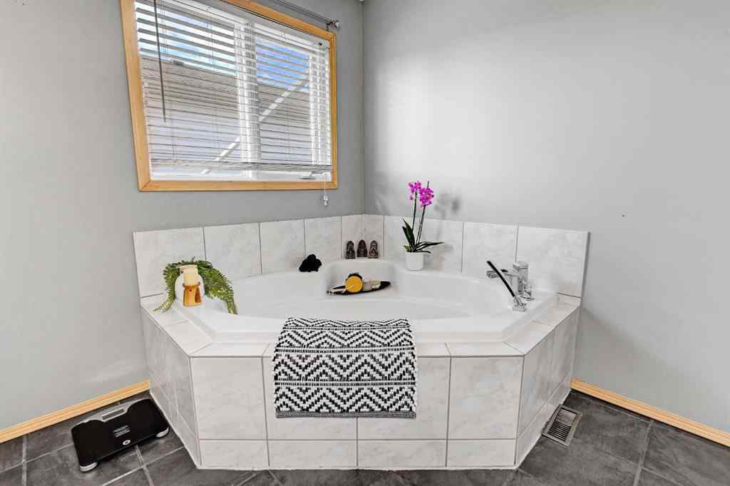 MLS® A2265322 - 10659 81 Avenue  in Mission Heights Grande Prairie, Residential