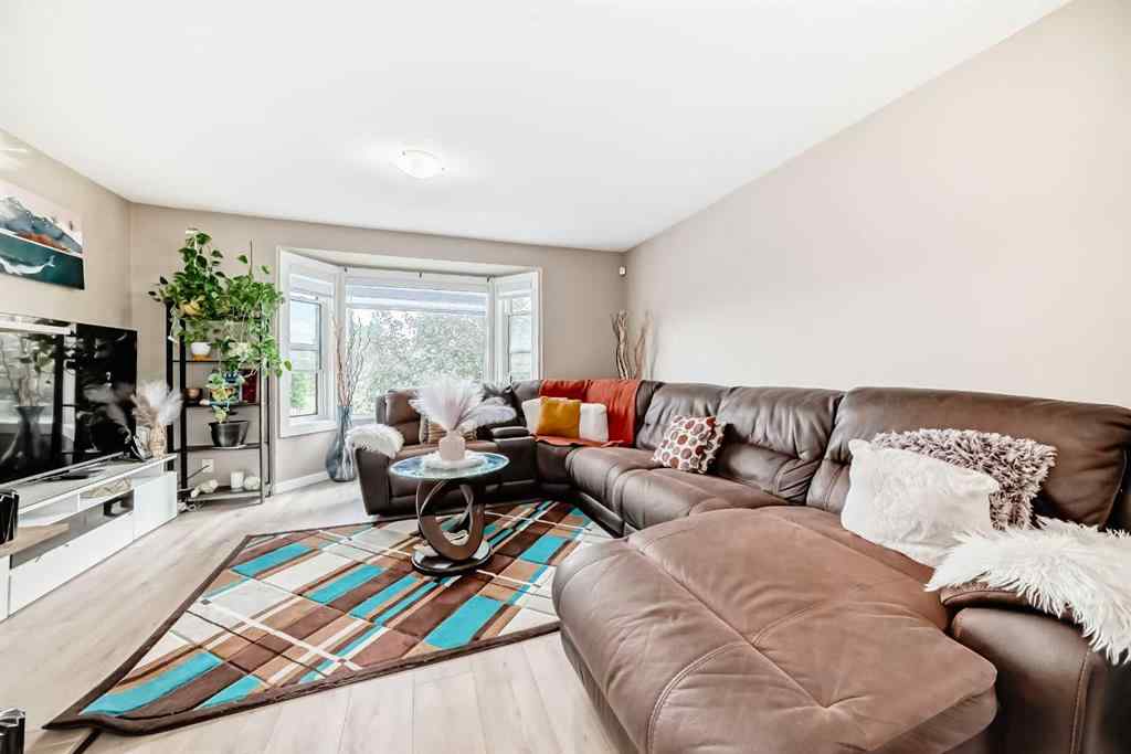 MLS® A2265327 - 30 Falmere Way NE in Falconridge Calgary, Residential