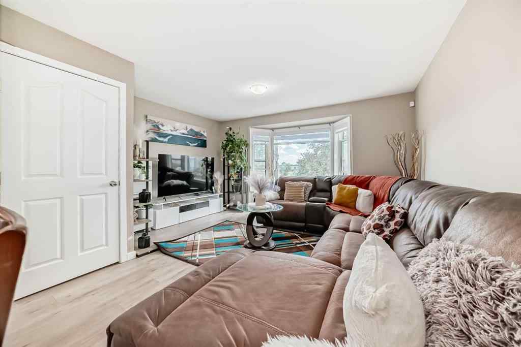 MLS® A2265327 - 30 Falmere Way NE in Falconridge Calgary, Residential