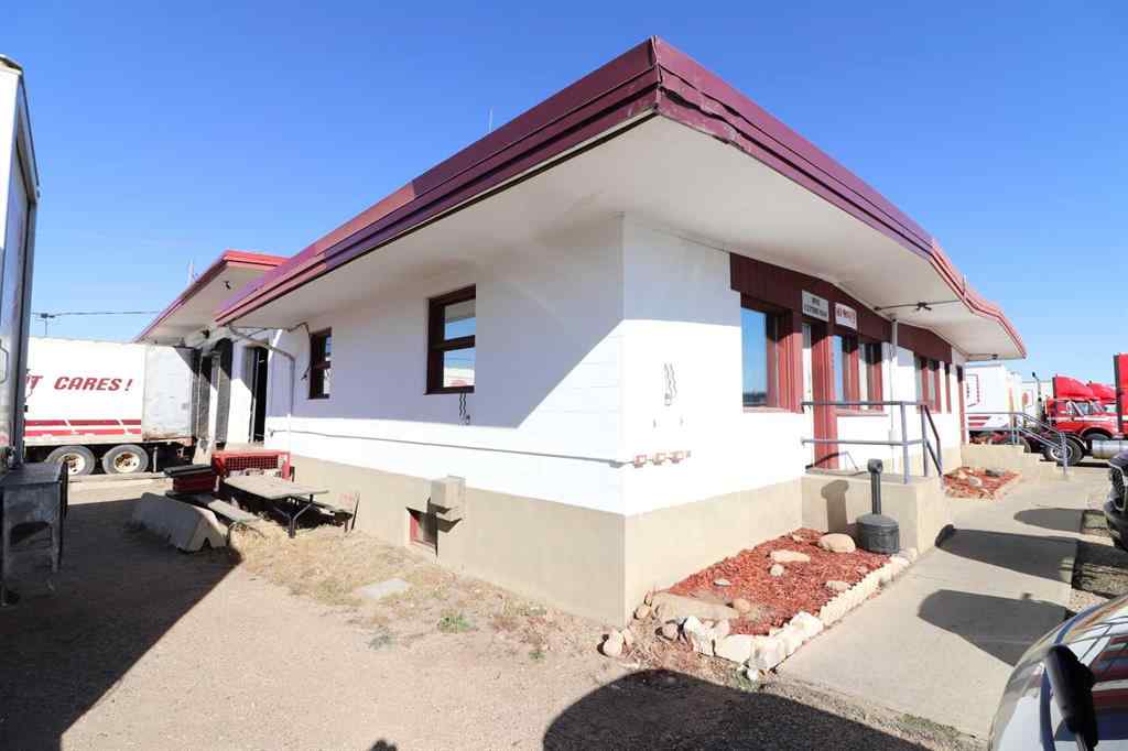 MLS® A2265341 - 666 15 Street SW in South West Industrial Medicine Hat, Commercial