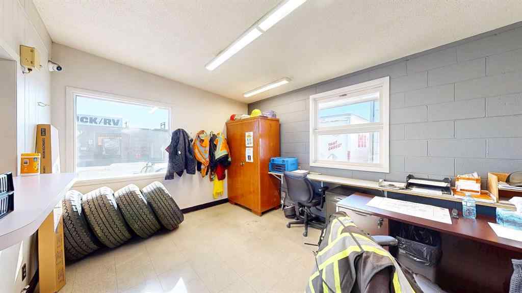 MLS® A2265341 - 666 15 Street SW in South West Industrial Medicine Hat, Commercial