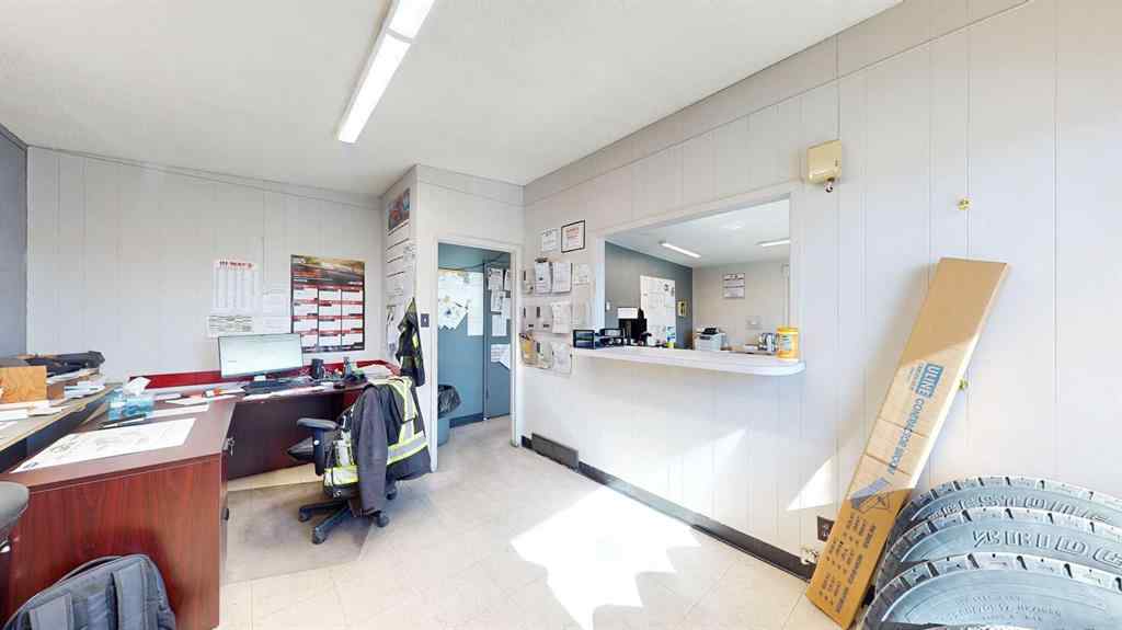 MLS® A2265341 - 666 15 Street SW in South West Industrial Medicine Hat, Commercial