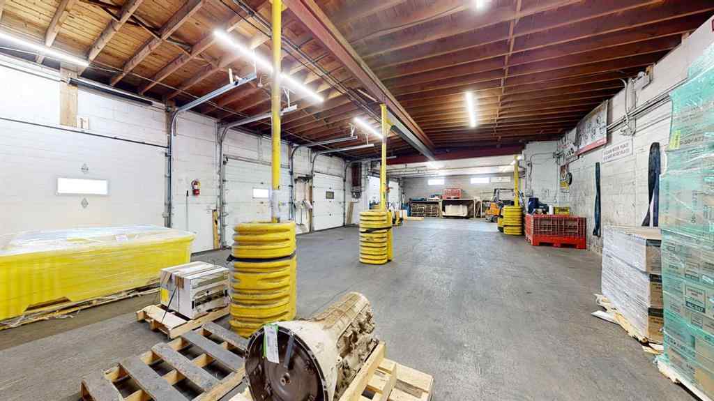 MLS® A2265341 - 666 15 Street SW in South West Industrial Medicine Hat, Commercial