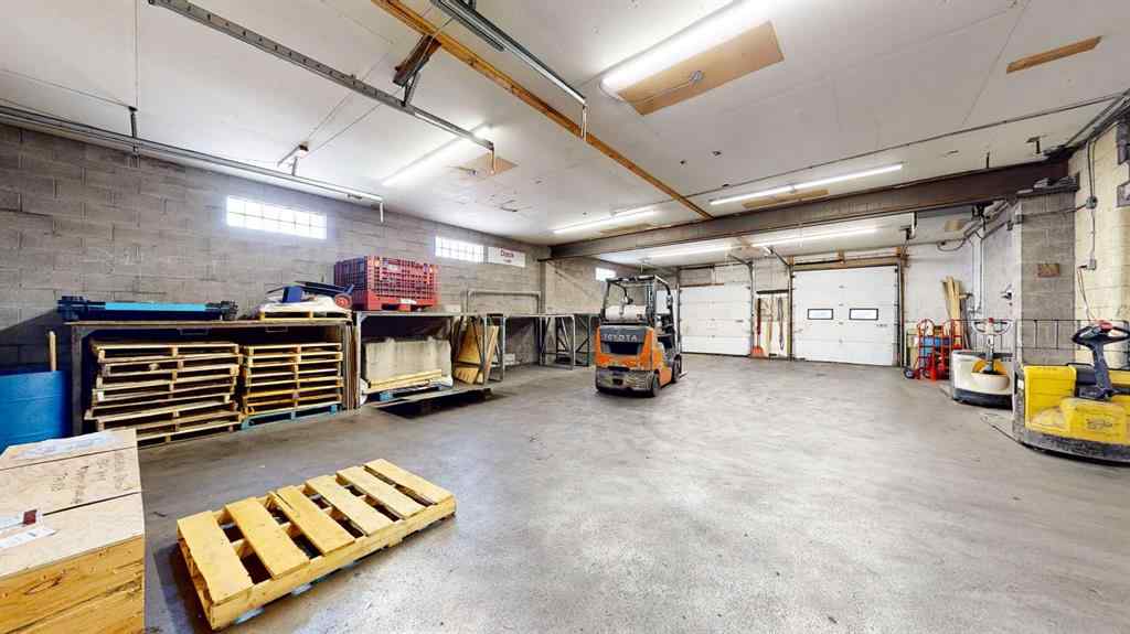 MLS® A2265341 - 666 15 Street SW in South West Industrial Medicine Hat, Commercial