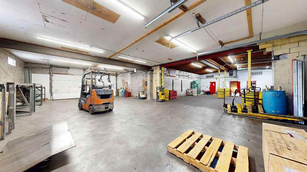 MLS® A2265341 - 666 15 Street SW in South West Industrial Medicine Hat, Commercial