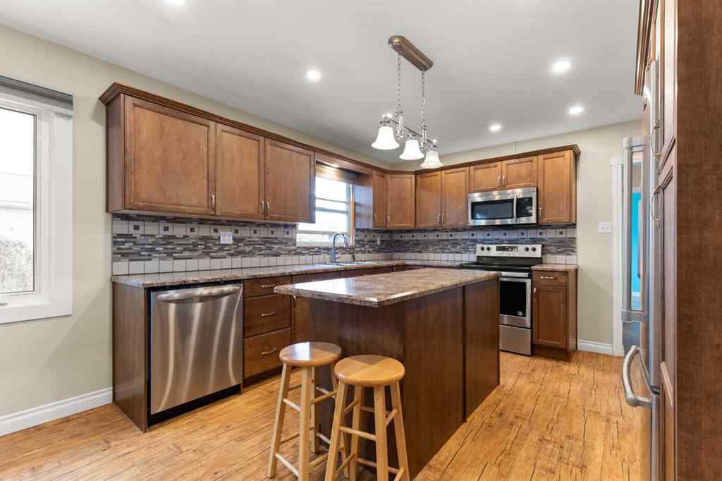 MLS® A2265349 - 417 2 Street SE in NONE Redcliff, Residential