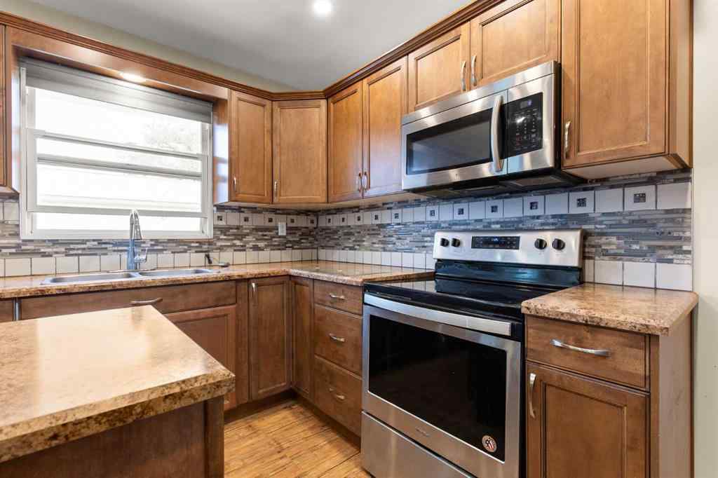 MLS® A2265349 - 417 2 Street SE in NONE Redcliff, Residential