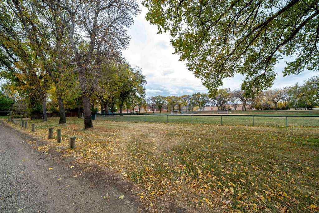 MLS® A2265353 - 619 Industrial Avenue SE in River Flats Medicine Hat, Residential