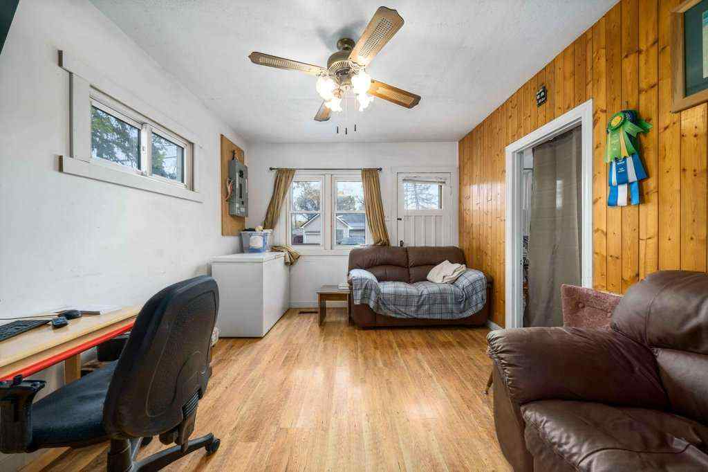 MLS® A2265353 - 619 Industrial Avenue SE in River Flats Medicine Hat, Residential